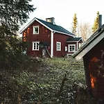샬레 Perinteinen Moekki, Walking Distance From Centre *