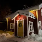 Perinteinen Moekki, Walking Distance From Centre Kittilä