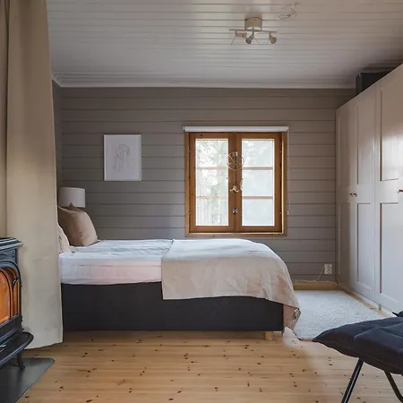 Perinteinen Mökki, Walking Distance From Centre Chalet