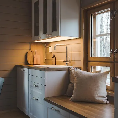 Perinteinen Mökki, Walking Distance From Centre Kittilä